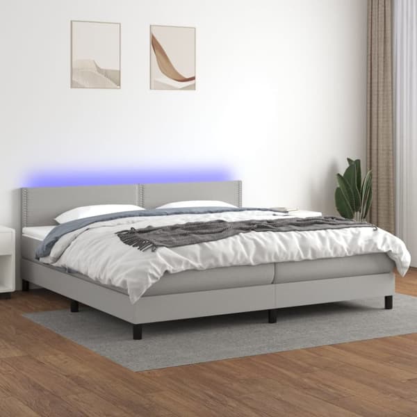 Ramsäng med madrass & LED ljusgrå 200x200 cm tyg
