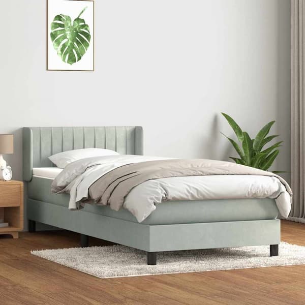 Ramsäng med madrass ljusgrå 80x210 cm sammet