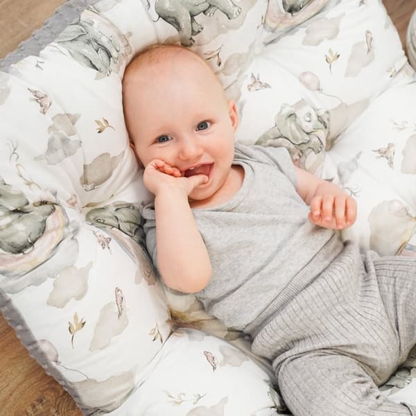 Gulvpude stor 70x110 cm - sædehynde børnegulv legemåtte baby gulvmadras børneværelse elefanter med lysegrå minky