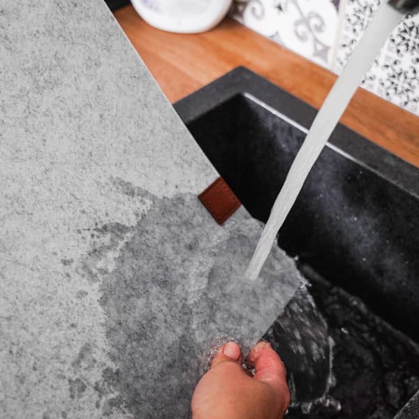 Pöytämatot, pestävät huopamattomatot, pöytäaluset, lasinaluset, lautaset ja kupit, pöytämatot ruokailuvälinepussilla, huopasarjat