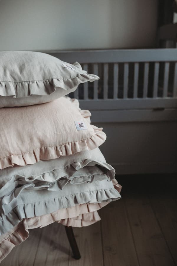 Sängkläder barn M utan fyllning – Linnebäddset 100x135 + 40x60 cm med volang, Oeko-Tex