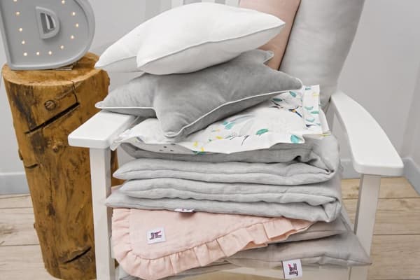 Bellamy linne bäddset med volang – Storlek L – Färg: Fyllning