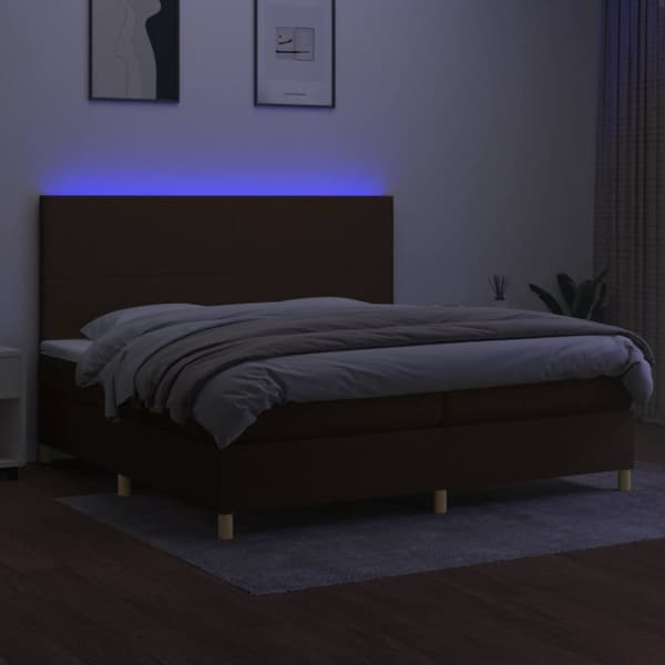 kontinentalseng med LED-lys 200x200 cm stof mørkebrun
