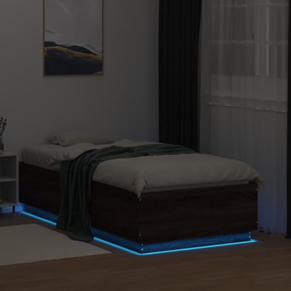 sengeramme med LED-lys 75x190 cm konstrueret træ brunt eg