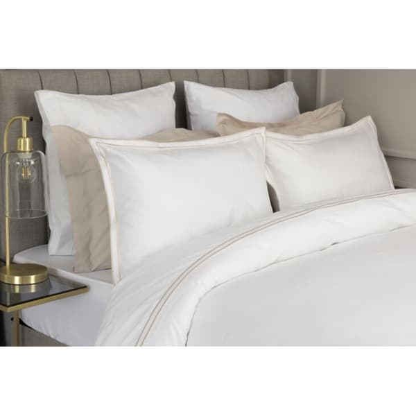 Belledorm Savoy Embroidered Detail Flat Sheet