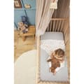 Miniatyrbild 3 av 5: Meyco Baby Uni dra maträtt för spjälsäng - jersey - ljusgrå - 60x120cm