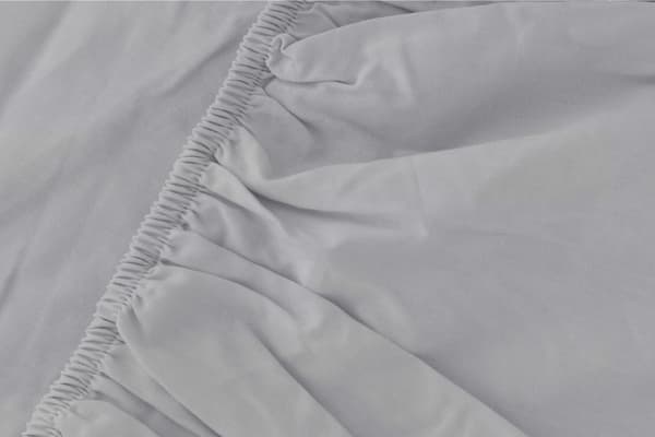Dra-på-lakan satin 90x200 mikrofiber ljusgrått