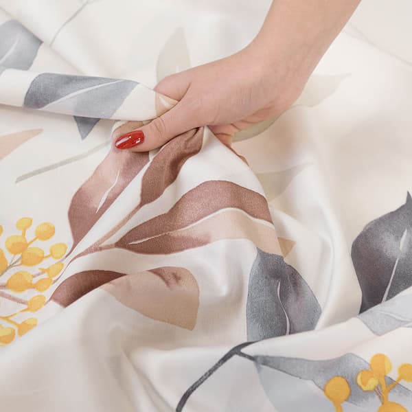ZARIA sengesæt 220x200 cm - satin bomuld, fint blomstermønster