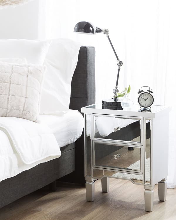 Yöpöytä hopea MDF-levy lasi 49 x 32 x 63 cm peilattu laatikoilla timanttivetimet glamour tyyli