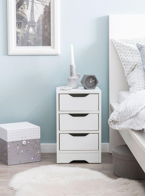 Rootz nattkonsol 31x49x31 cm vit matt med 3 lådor - Vitt sängbord med förvaringsutrymme - Sängbord Simple Modern - Nattduksbord Klein - Sängbord sovru