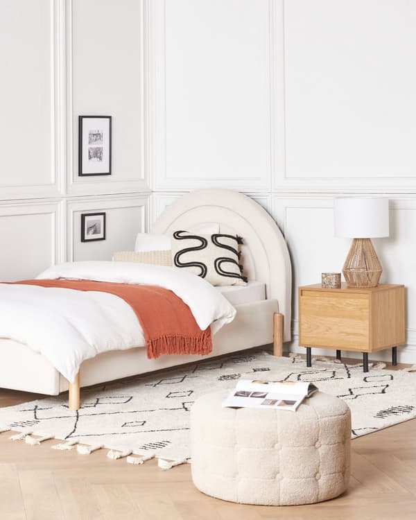 Nattbord Lyst tre Sponplate Svarte metallben 1 skuff Minimalistisk Moderne Soverom Oppbevaring