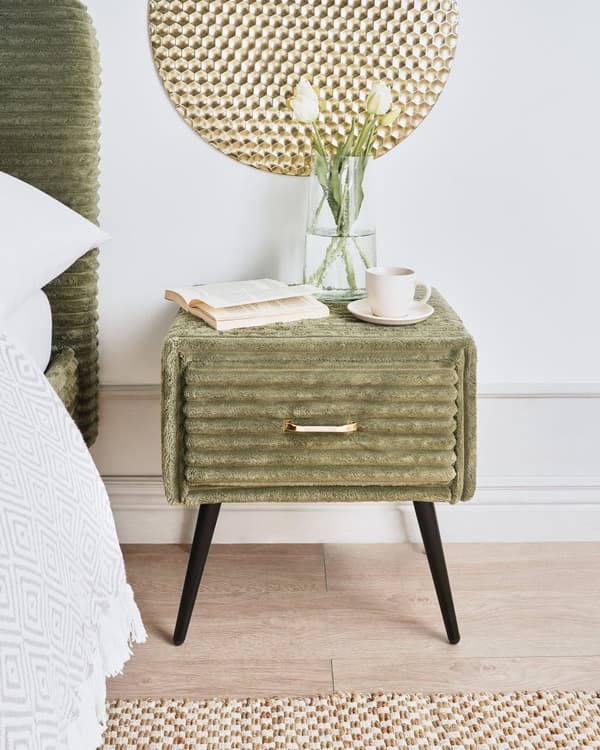 Sengebord Guld Grøn Fløjl Metalben 49 x 46 x 38 cm Design Natbord med Skuffe Minimalistisk Design Soveværelsesmøbler Tilbehør