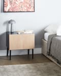 Miniatyrbillede 2 af 10: Natbord Sort MDF Lyst træ Ribbet design Natbord med 1 skuffe Moderne soveværelse