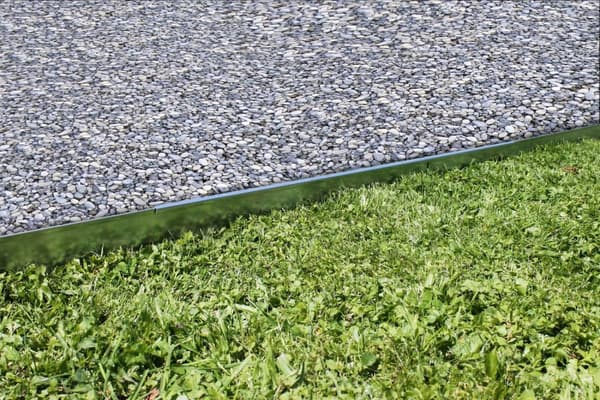Nurmikon reunan viimeistely 18,5 cm x 113 cm | Puutarhan raja | Ruohoreunus, väri: vihreä