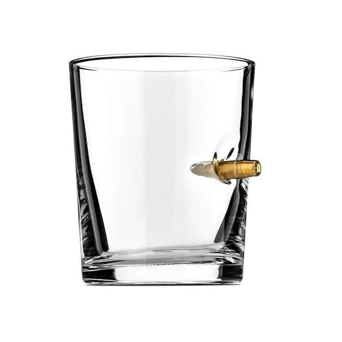 Whiskyglas täckt med en riktig kula Alkoholglas