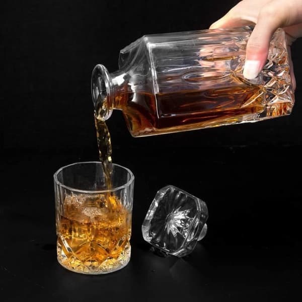 Whiskykaraff, 750 ml flaska med 6x 300 ml whiskyglas, kristallkaraff, 7 delar