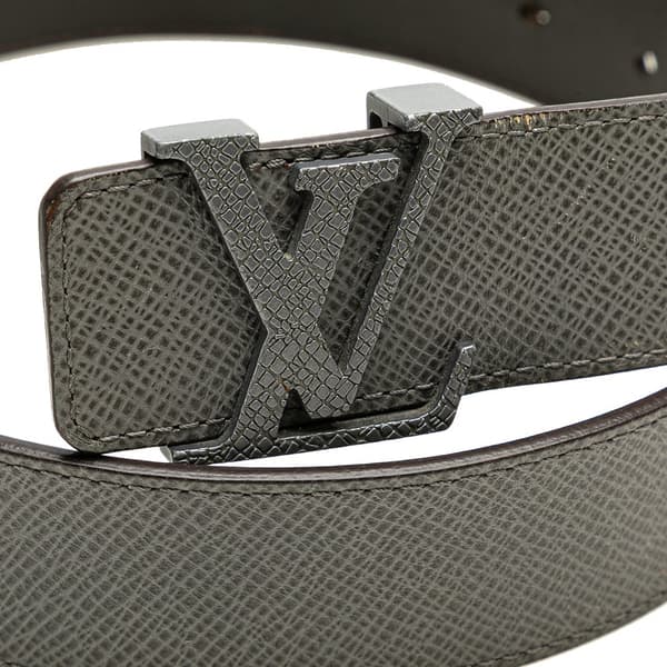 Pre-owned Louis Vuitton Taiga Initiales Belt Gray
