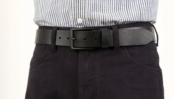 WILD JEANS HERRBÄLTE I LÄDER, SVART NARRAT LÄDER, GÅVA, Storlek 105 cm