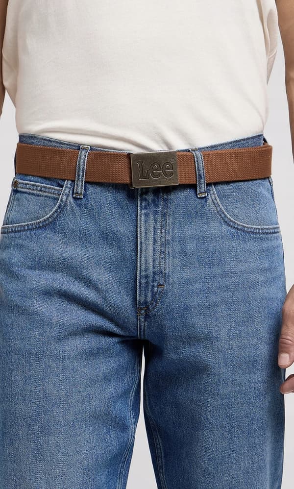 Lee BÆLTE I Acorn BRUN RØD BÆLTE MED FULDE SPÆNDE MED LOGO Størrelse 95 cm