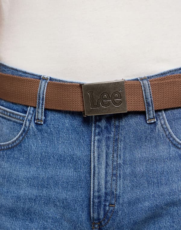 Lee BÆLTE I Acorn BRUN RØD BÆLTE MED FULDE SPÆNDE MED LOGO Størrelse 95 cm