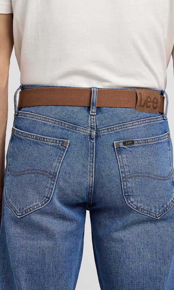 Lee WEBBING BELT Acorn BRUN RÖTT BÄLTE MED HELT SPÄNN MED LOGOTYP Storlek 90 cm