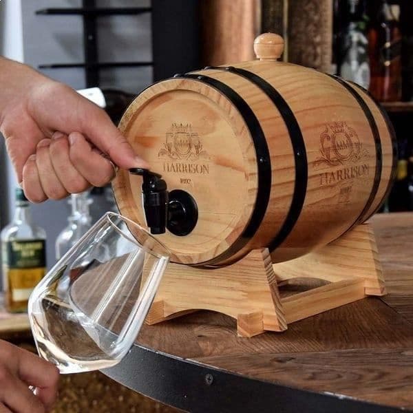 Vin-distributör - Ej specificerat - Fat 3L - 2 påsar ingår - 2 kranar - Tallträ