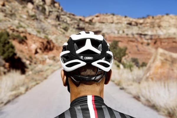 ABUS AirBreaker cykelhjelm - størrelse L (59-61 cm) - fløjlssort
