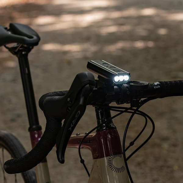 Polkupyörän valo 980lm 3*XML1 VA0112 Vayox