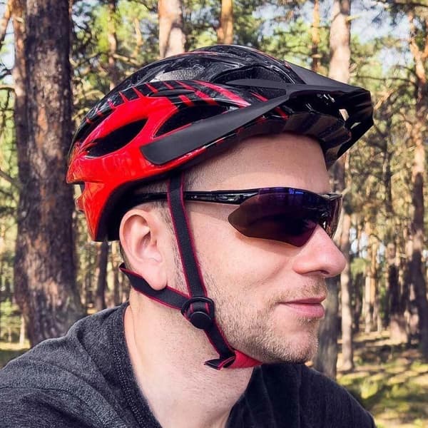 Polarisoidut pyöräilylasit, joissa on 5 eri linssiä