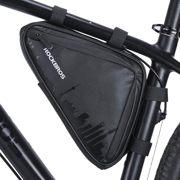 Vandtæt cykeltaske fastgjort til stellet med velcro, sort