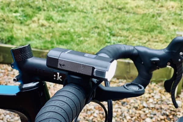 MOON HELIX LITE 27 g 100 lm Uppladdningsbar USB-baklampa för cykel.