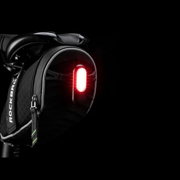 Rockbros PT6005B LED IP44 USB baglygte til cykel med beacon på sadelpinden