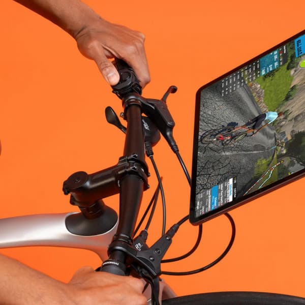 Wahoo KICKR CORE Zwift One -harjoitusvastus  + Zwift Click & Cog v.2 -virtuaalinen vaihtaja