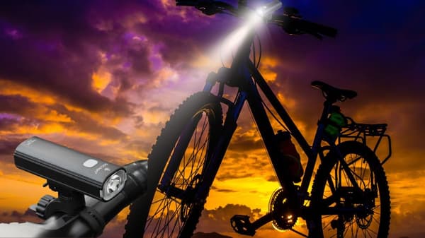 LED-CYKELLYKTA FRAM 4 LÄGEN VIDVINKEL