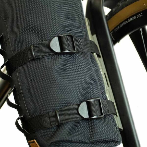 Restrap Runko Laukku Fork 5l Musta