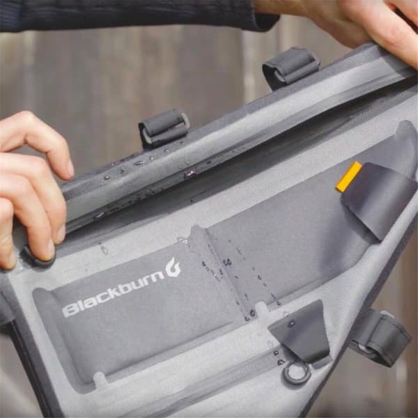 Blackburn Runko Laukku Outpost 2-3.5l Musta
