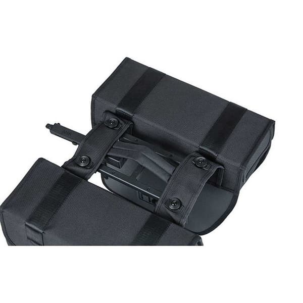 Basil Tour Waterproof Mik Satulalaukut 28l Musta