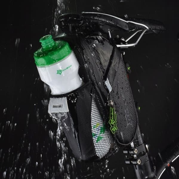 Stor Rockbros C7-1 cykelsadeltaske med en vandflaskeholder