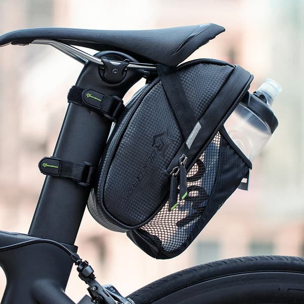 Stor Rockbros C7-1 cykelsadeltaske med en vandflaskeholder