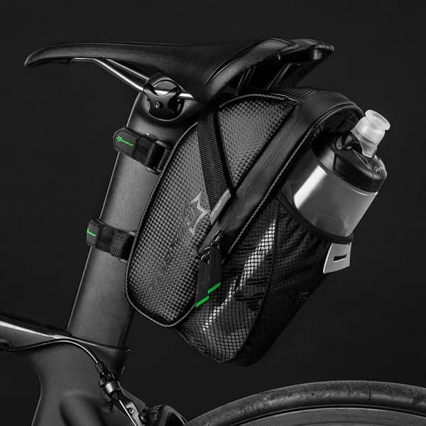 Stor Rockbros C7-1 cykelsadeltaske med en vandflaskeholder