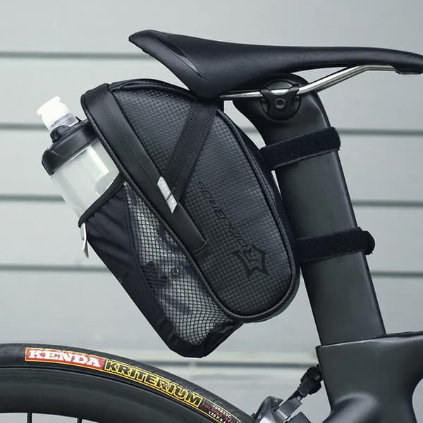 Stor Rockbros C7-1 cykelsadeltaske med en vandflaskeholder