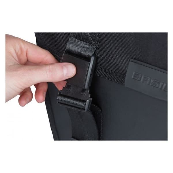 Basil XL vattentät dubbel cykelväska - 35 liter - Svart