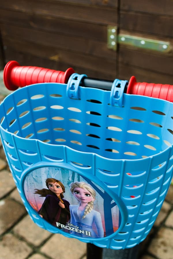 Muovikori Frozen Elsa -pyörälle ja skootterille