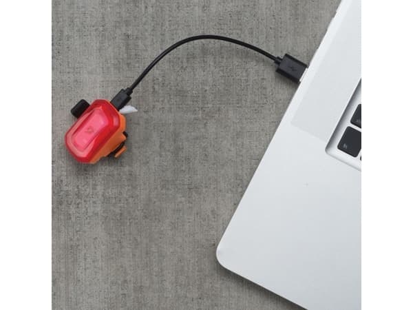 Blackburn Click Usb valot edessä 60lm Click Usb takana 20lm (BBN-7074410)