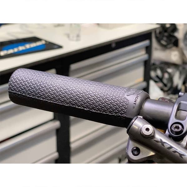 All Mountain Style Kahvat Extralight Musta 130 mm