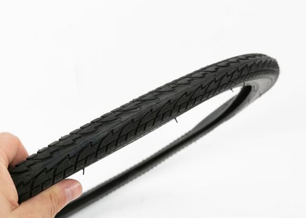 På cykel - R211 SVART DÄCK - Svart täckning för cykelhjul, unisex vuxen, one size.