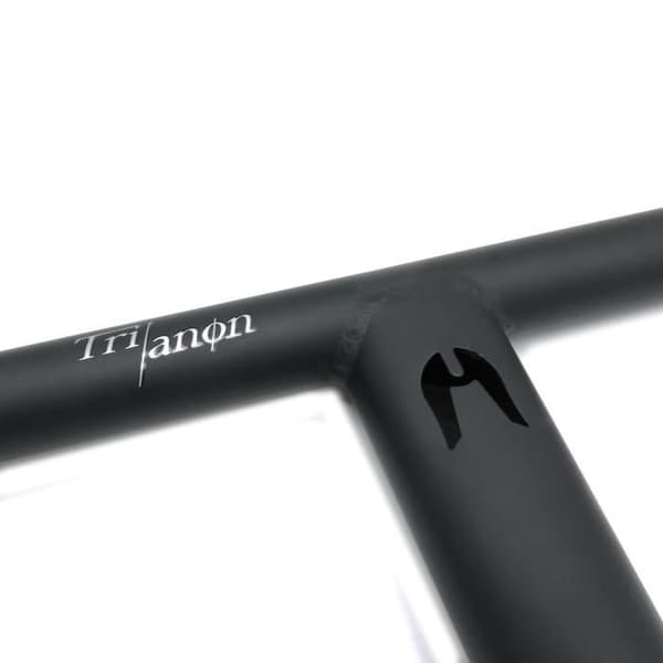 ETHIC Guidon TRIANON Svart Matt - Storlek 620