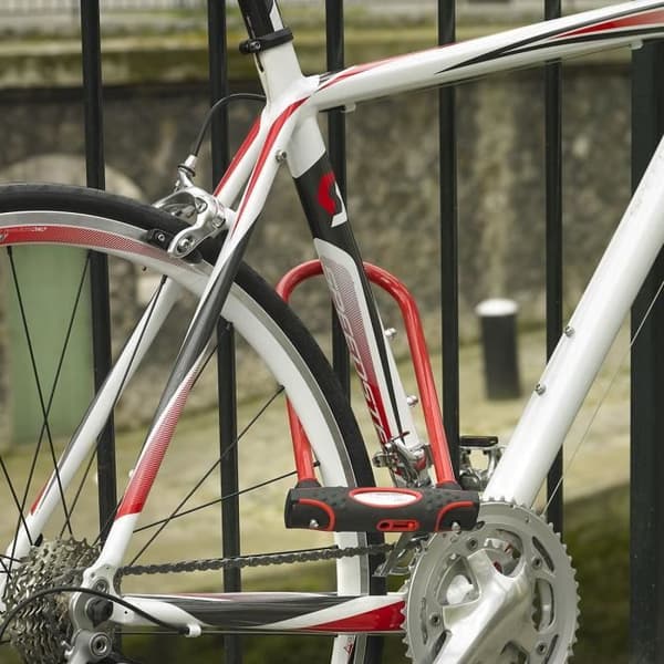 MASTER LOCK Cykellås U [med nyckel] - Perfekt för cyklar, elcyklar, MTB och andra