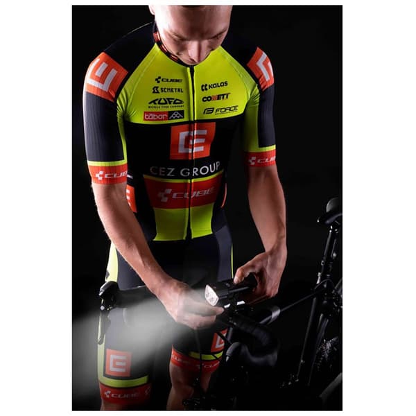 Force Front Lys Torch Usb Søvfarvet 2000 Lumens