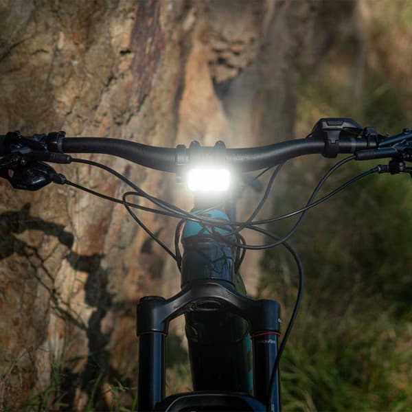 Knog Blinder E 2300 Forlygte Søvfarvet 2300 Lumens